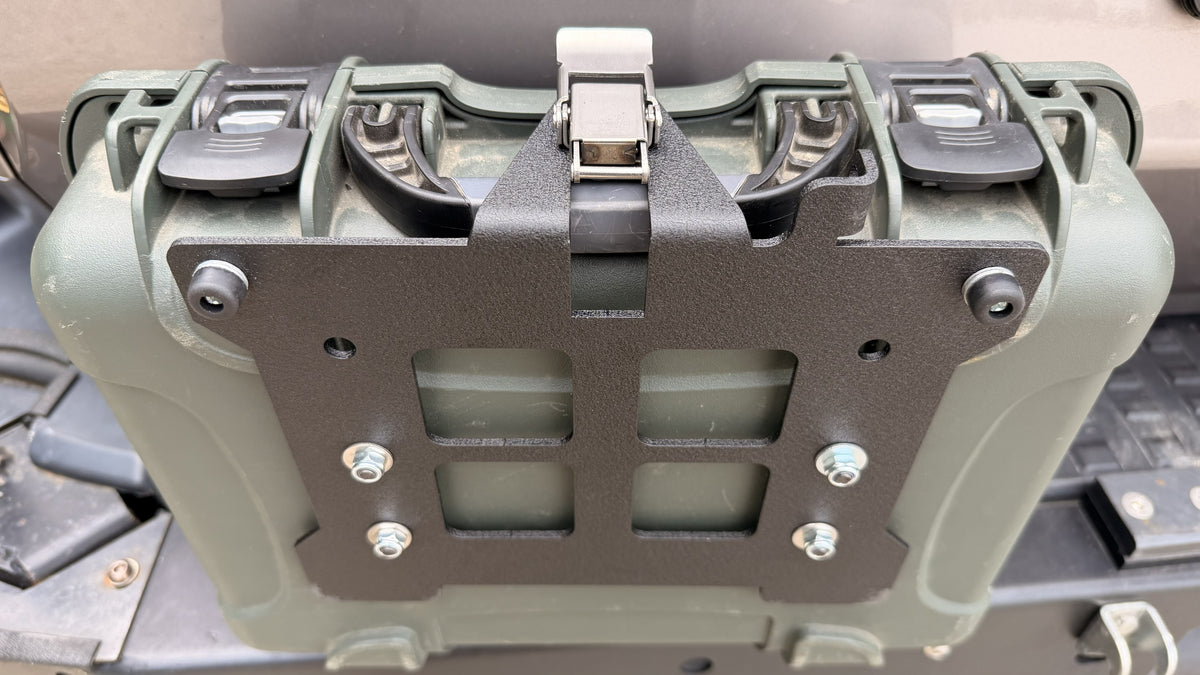 Small Hard Case Quick-Release Mount