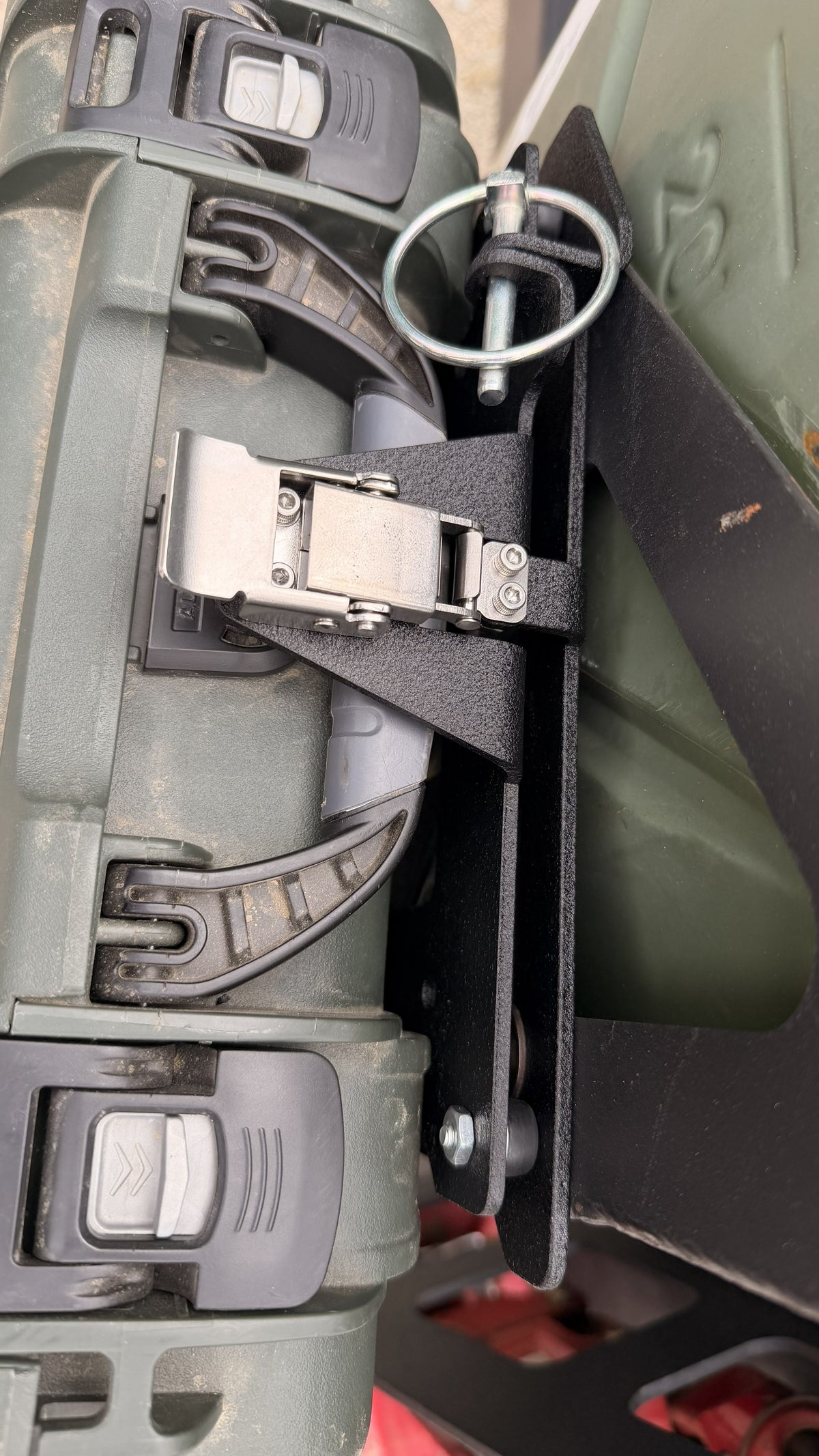 Small Hard Case Quick-Release Mount