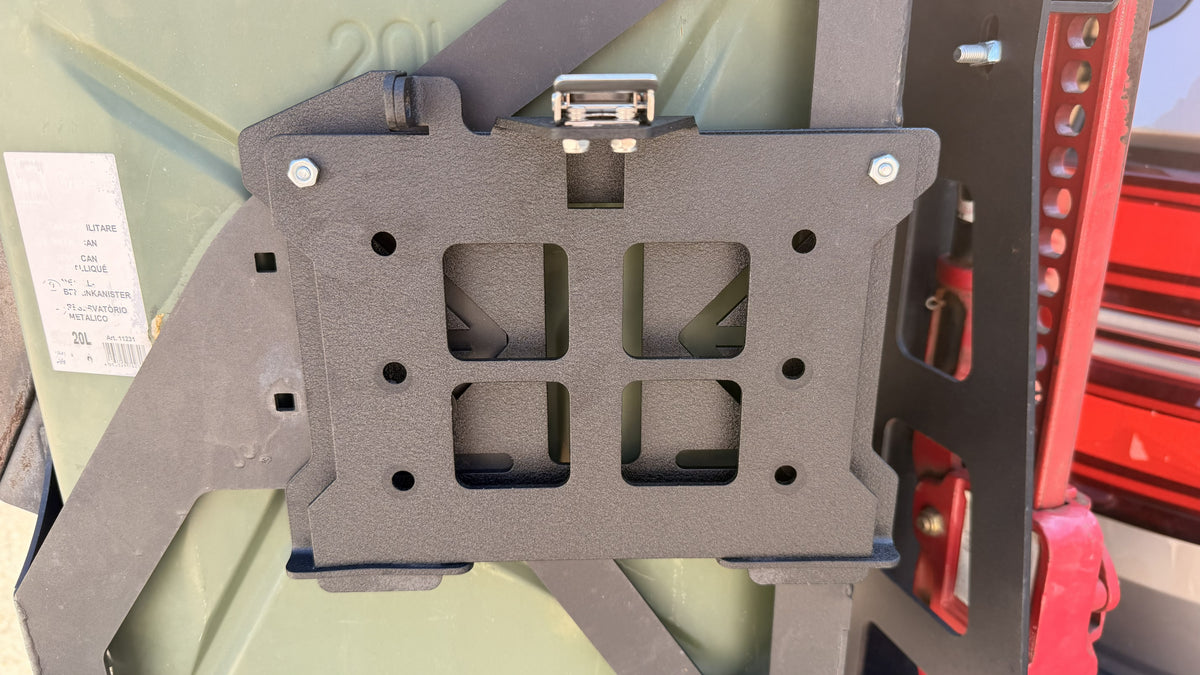 Small Hard Case Quick-Release Mount