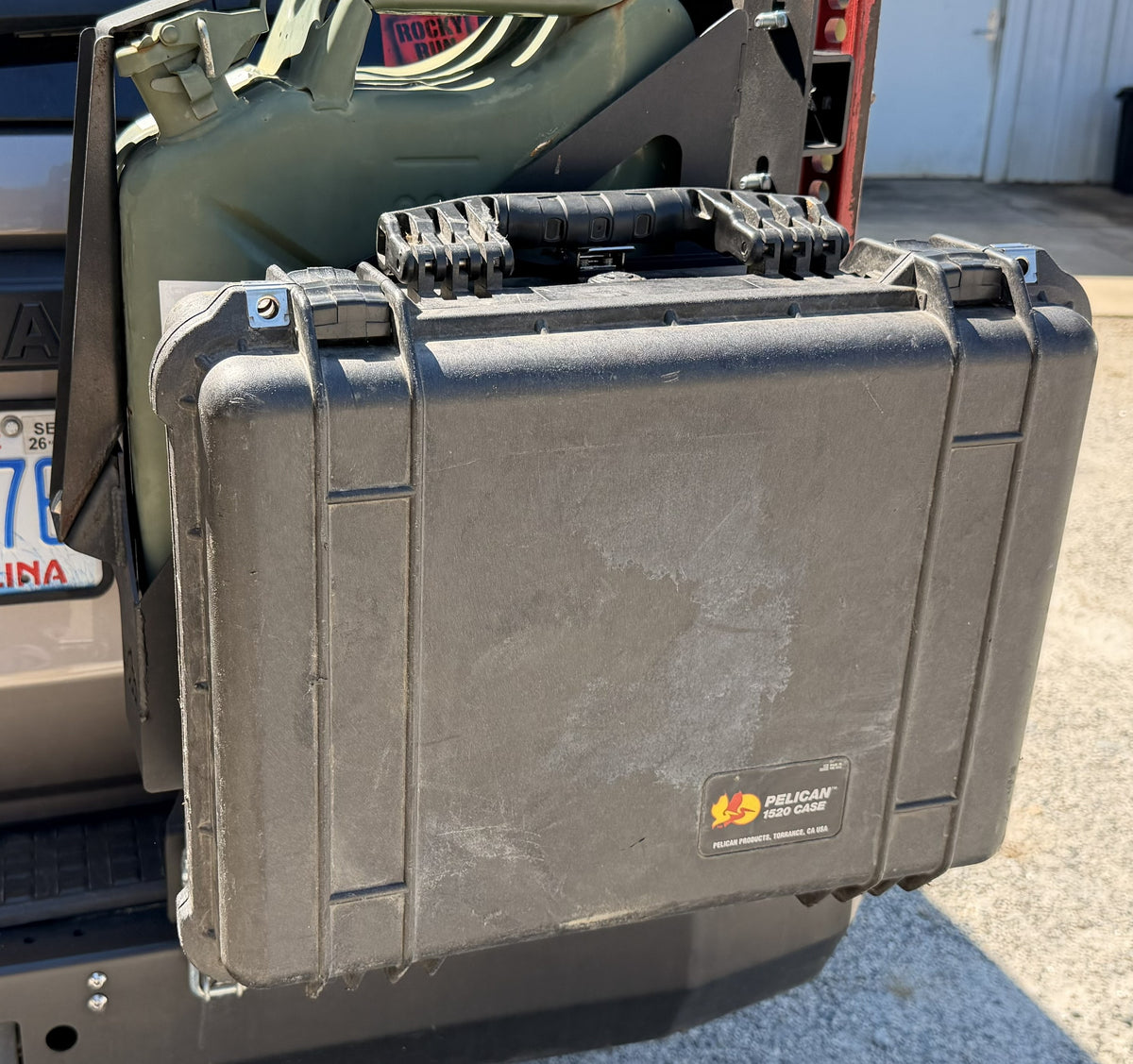 Small Hard Case Quick-Release Mount