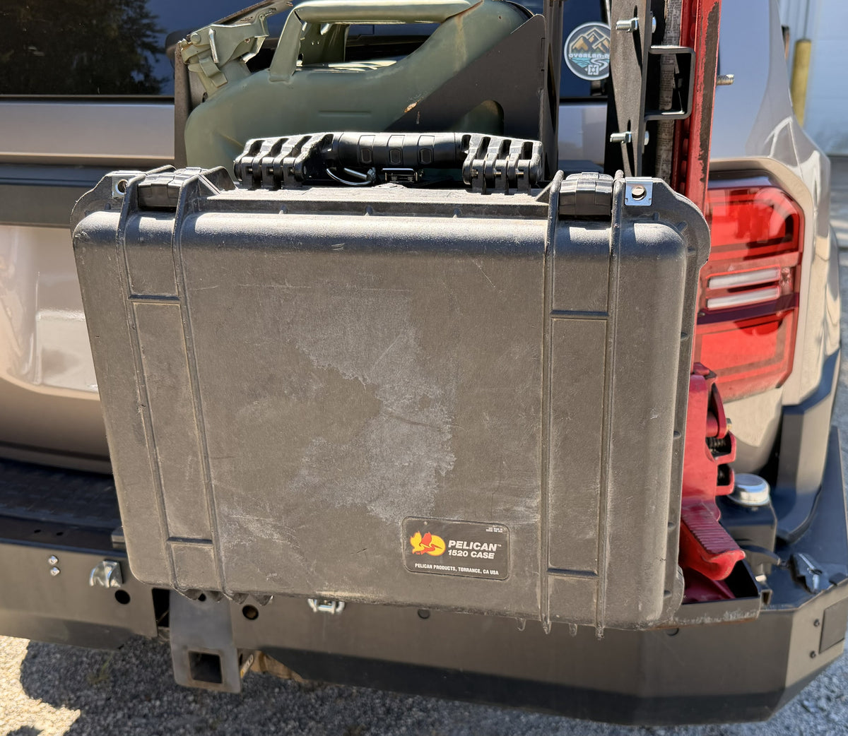 Small Hard Case Quick-Release Mount